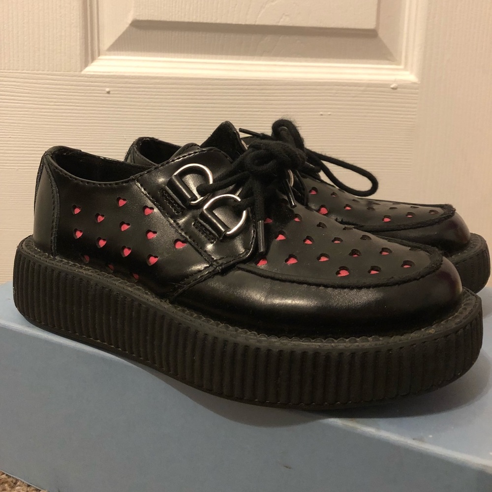 RARE TUK Valentines Day Creepers w/pink hearts